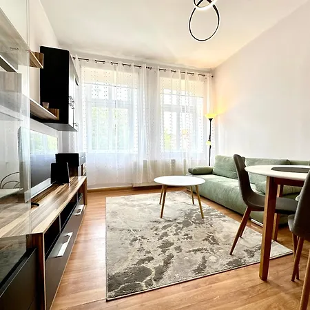 Apartman Niepodleglosci 683 & Parking