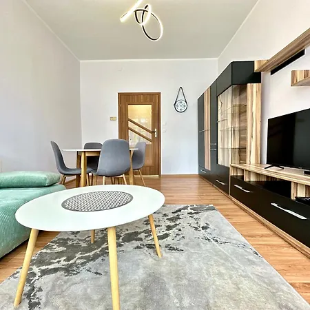 Niepodleglosci 683 & Parking Apartman Sopot