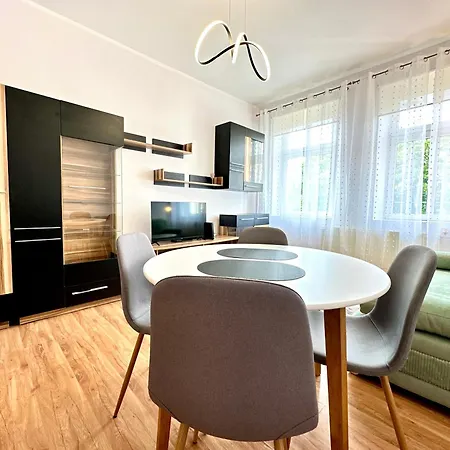 Niepodleglosci 683 *