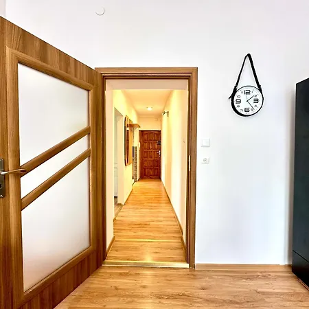 Apartman Niepodleglosci 683 & Parking